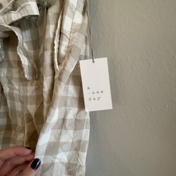 High waisted belted linen shorts - Picture 3 of 4